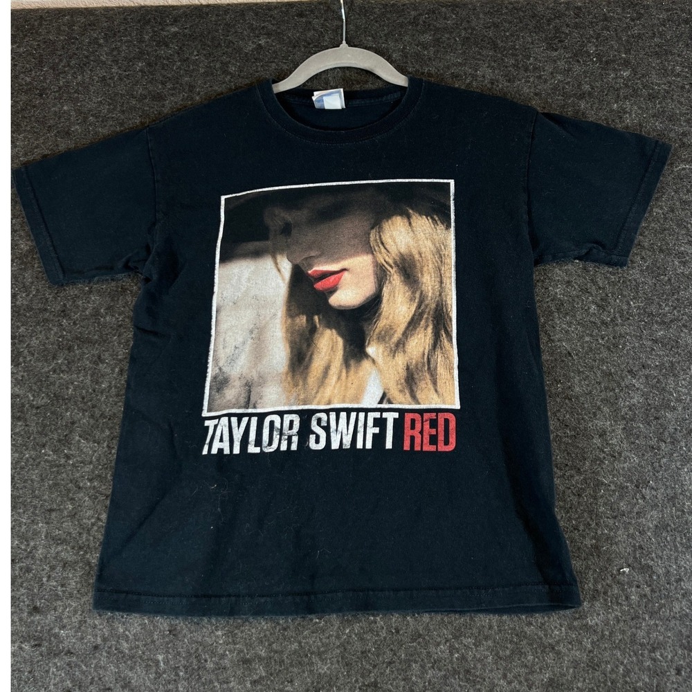 Taylor Swift Red Album Shirt Youth Medium Black Graphic Tee Music Concert Tour